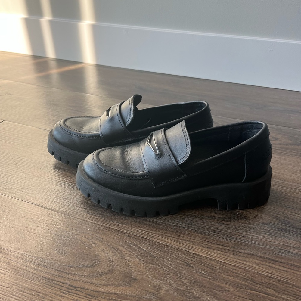 Steve Madden Lawrence Black Leather Loafers